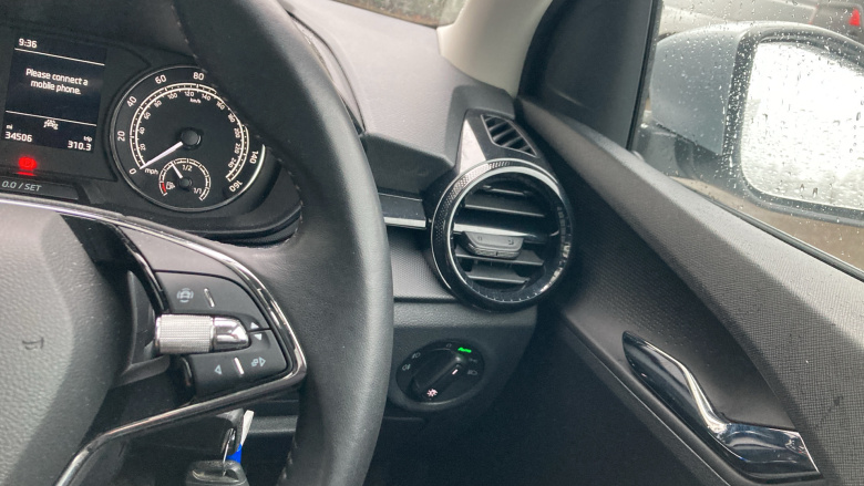 Skoda Fabia 1.0 MPI 80 SE Comfort 5dr Petrol Hatchback